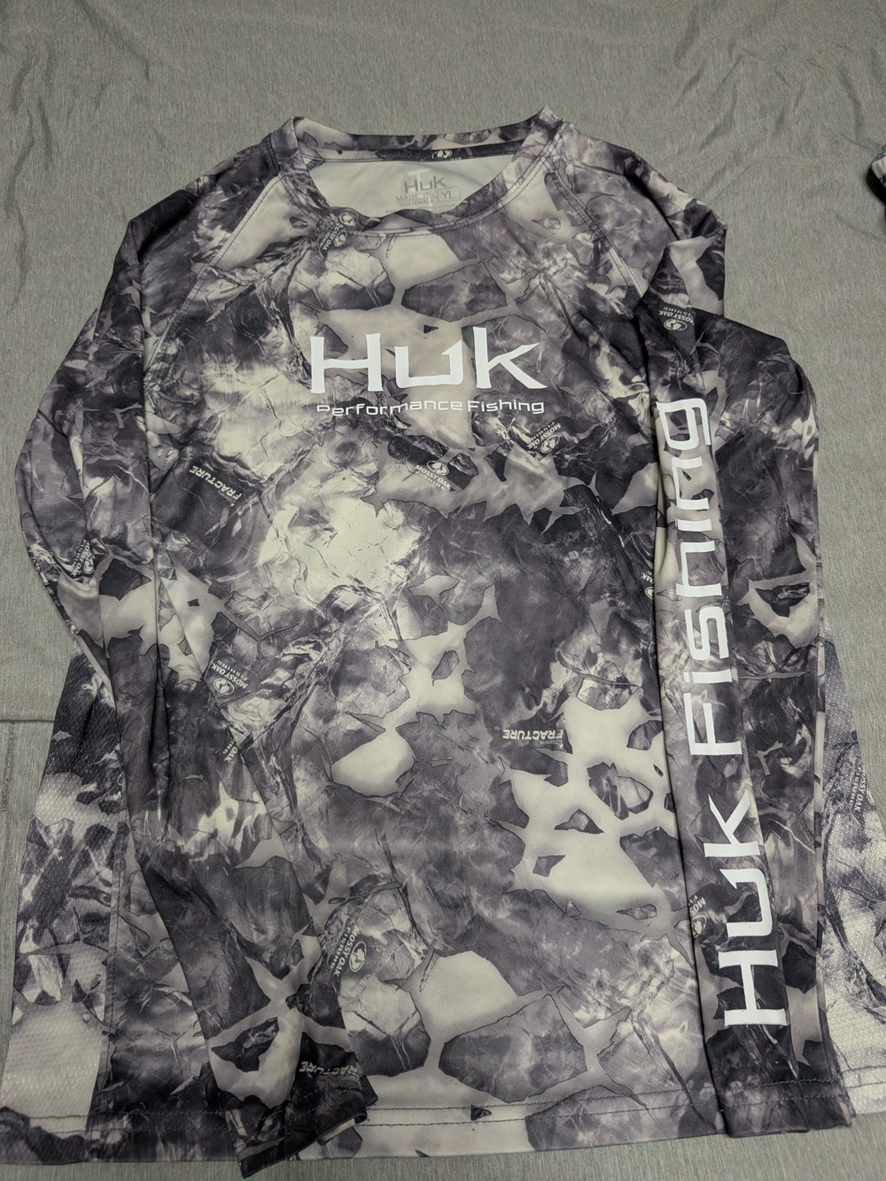 Huk Long Sleeve Performance Shirt - Gray Camo Print YLarge